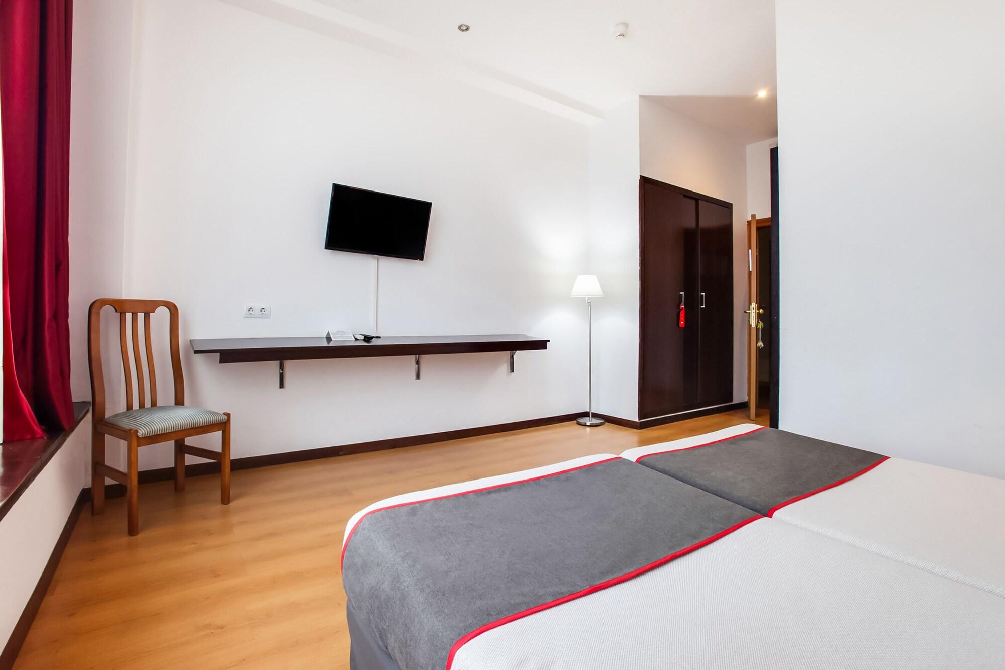 Oyo Hotel Parque Empresarial Aviles Luaran gambar